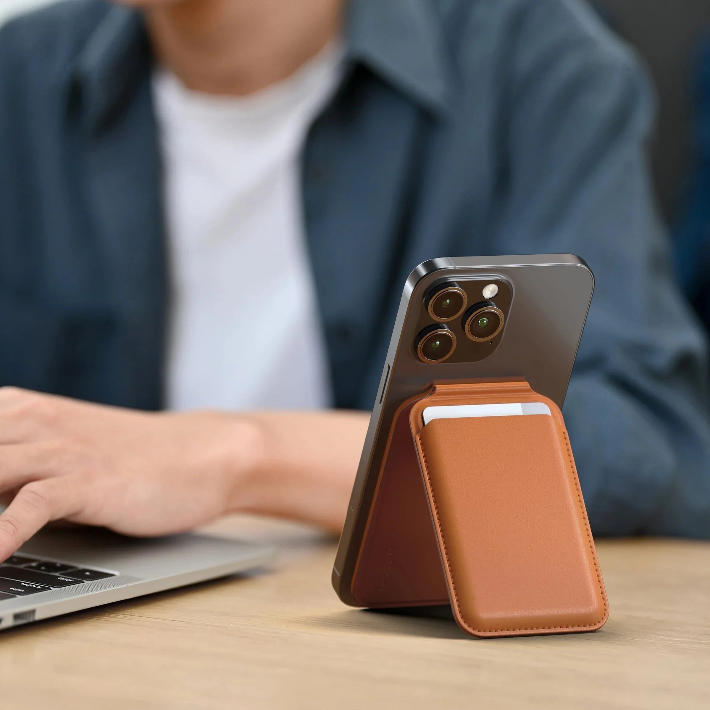 Vegan-Leather Magnetic Wallet Stand